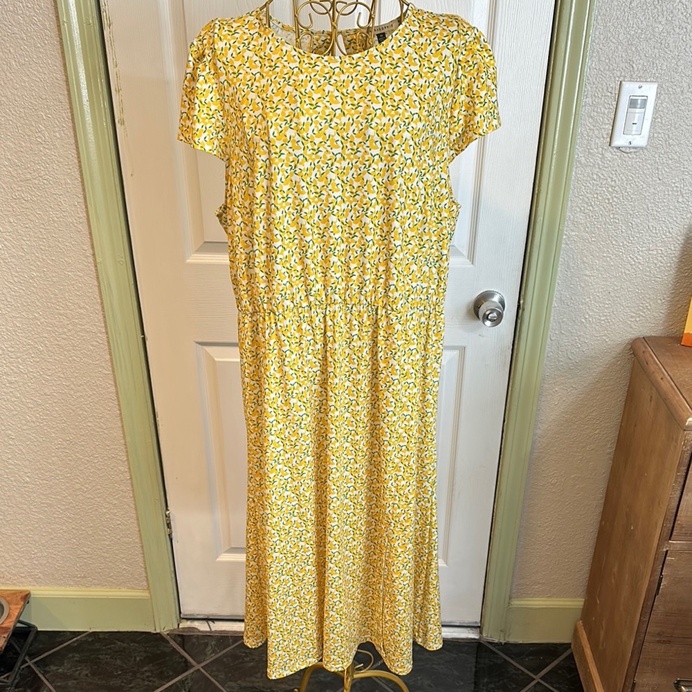 Tash + Sophie Yellow lemon print Flutter Sleeve Midi Sundress size 1X
